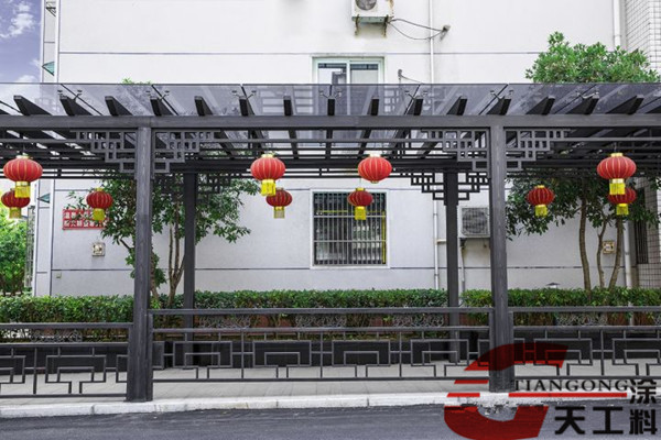 <strong>涼亭木紋漆比實(shí)木好在哪里？</strong>